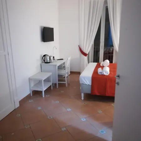 Neapolis Port B&B *