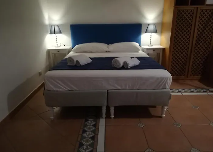 Neapolis Port Неаполь